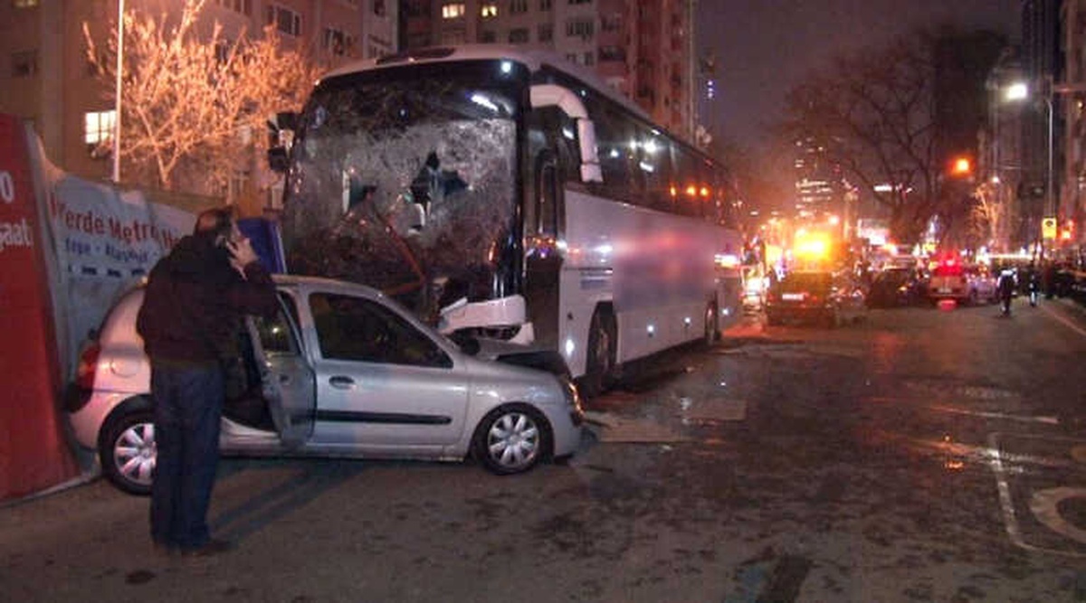 Kadıköy\'de Zincirleme Trafik Kazası: 6 Yaralı