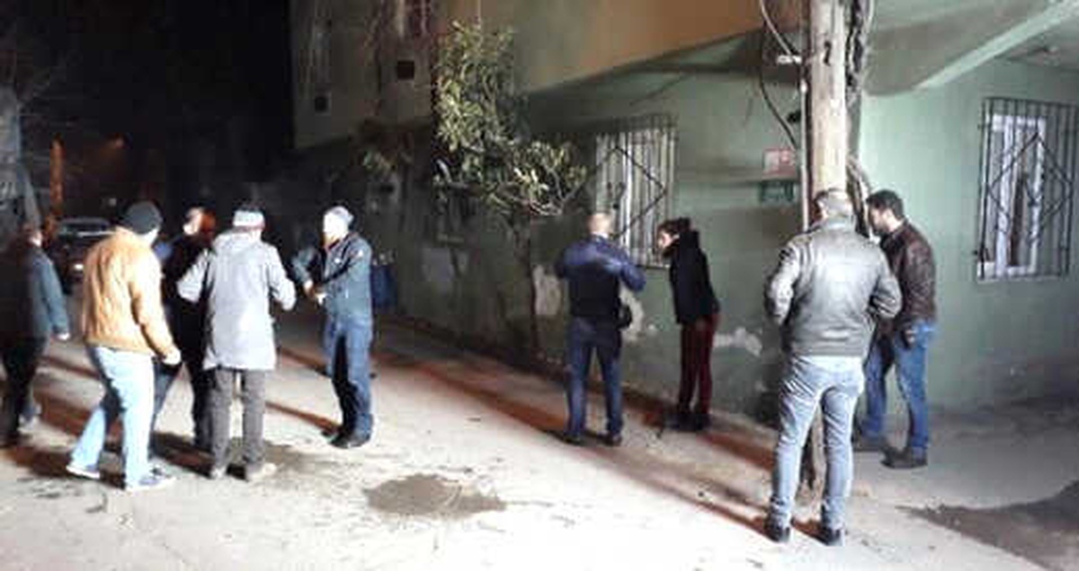 Kavga Edenleri Duyunca Sokağa Çıktı, Göğsünden Vuruldu