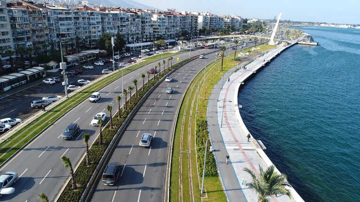 Konak Tramvayında Raylar Birleşiyor
