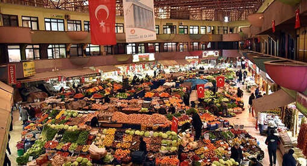 Konya\'nın Dört Bir Yanı Türk Bayrağıyla Süsleniyor