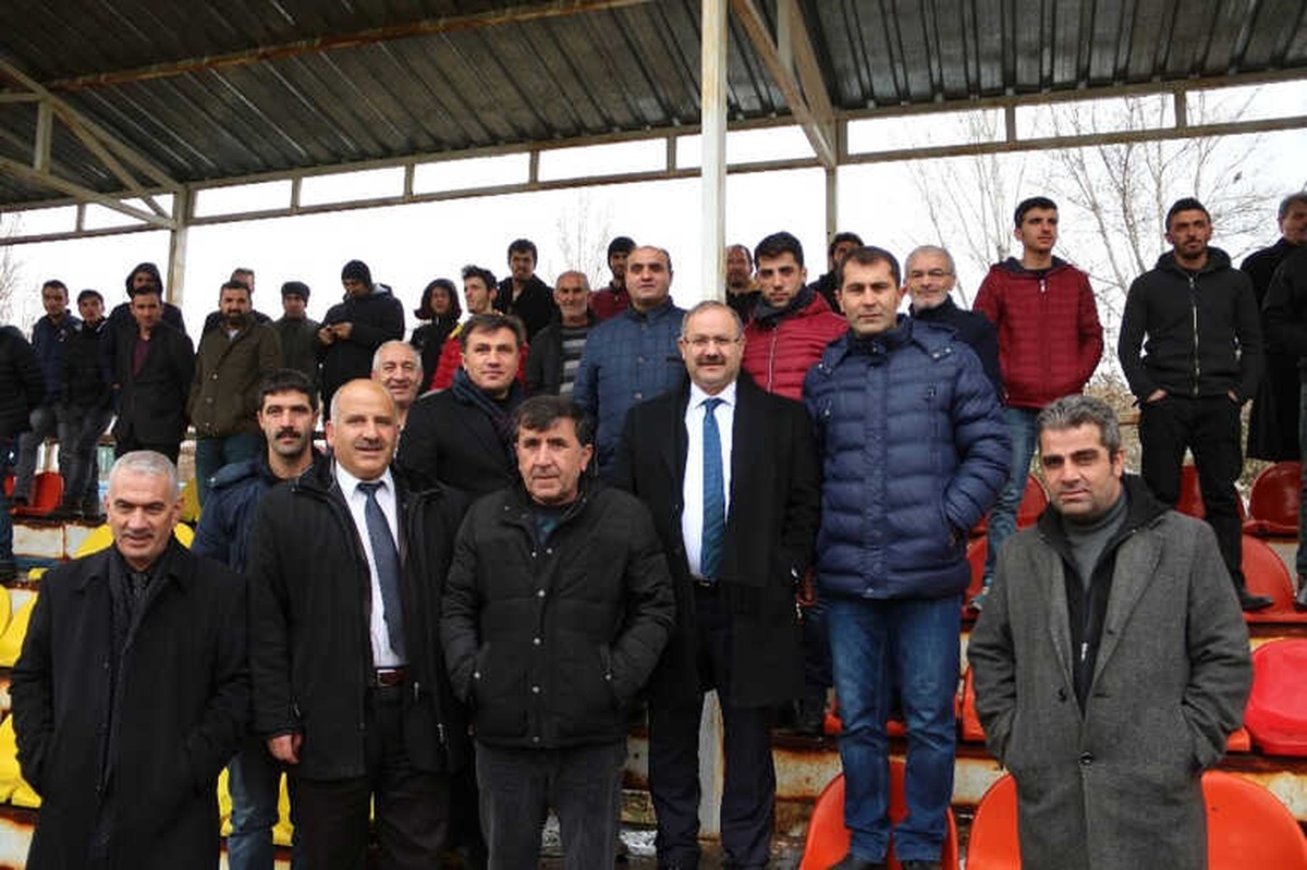 Milletvekili Deligöz, Amatör Futbol Takımların Maçını İzledi