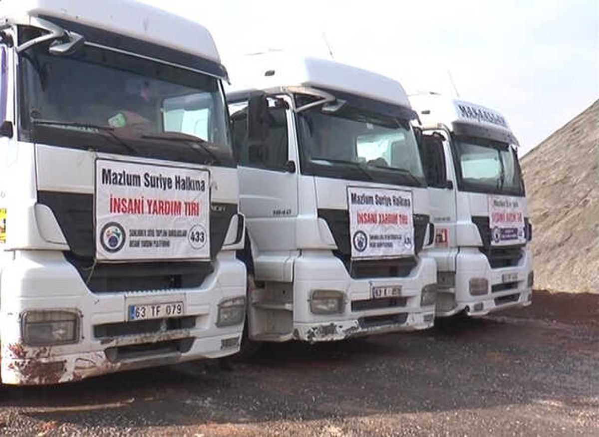 Şanlıurfa\'dan Afrin Kırsalına 5 Tır Yardım Malzemesi Gönderildi