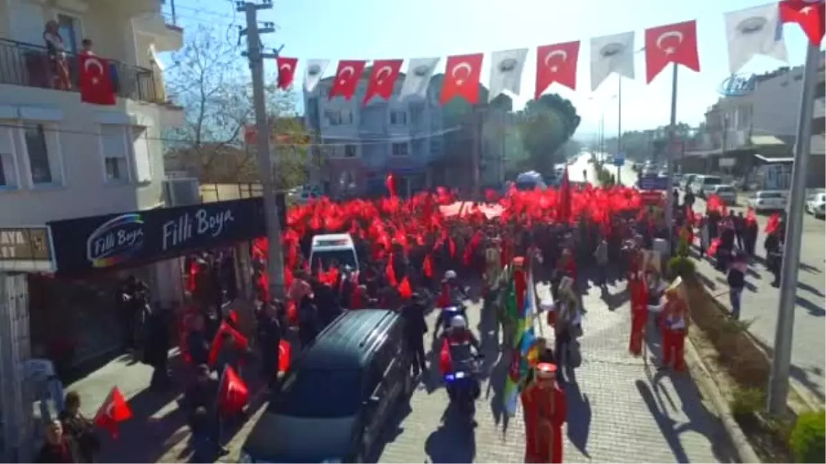 Seydikemer\'de Zeytin Dalı Harekatına Katılan Askere Destek Yürüyüşü