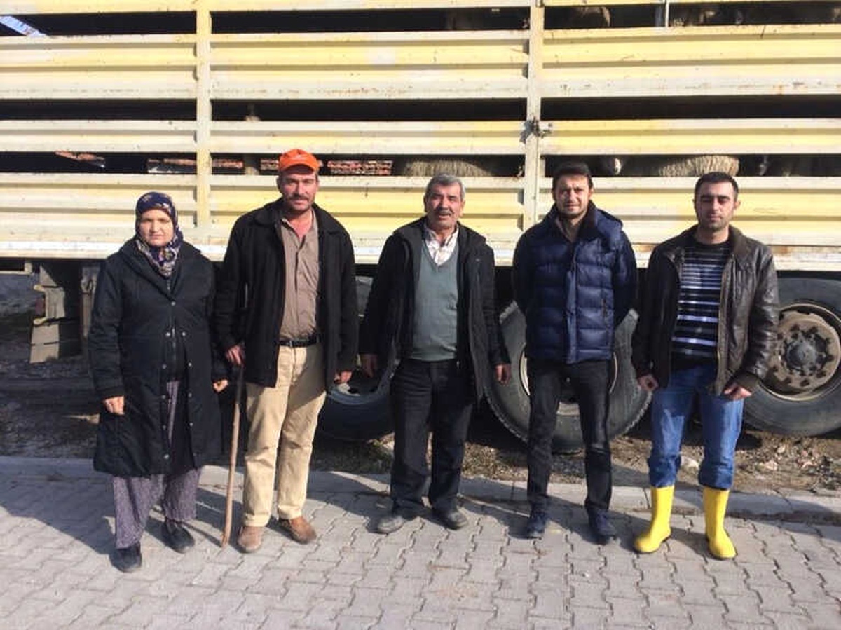 Seyitgazi\'de 2 Kadın \'Genç Çiftçi Projesi\'nden Yararlandı