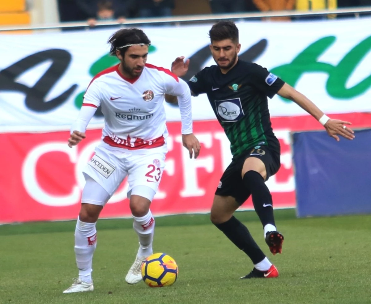 Süper Lig: T.m. Akhisarspor: 0 - Antalyaspor: 1 (İlk Yarı)