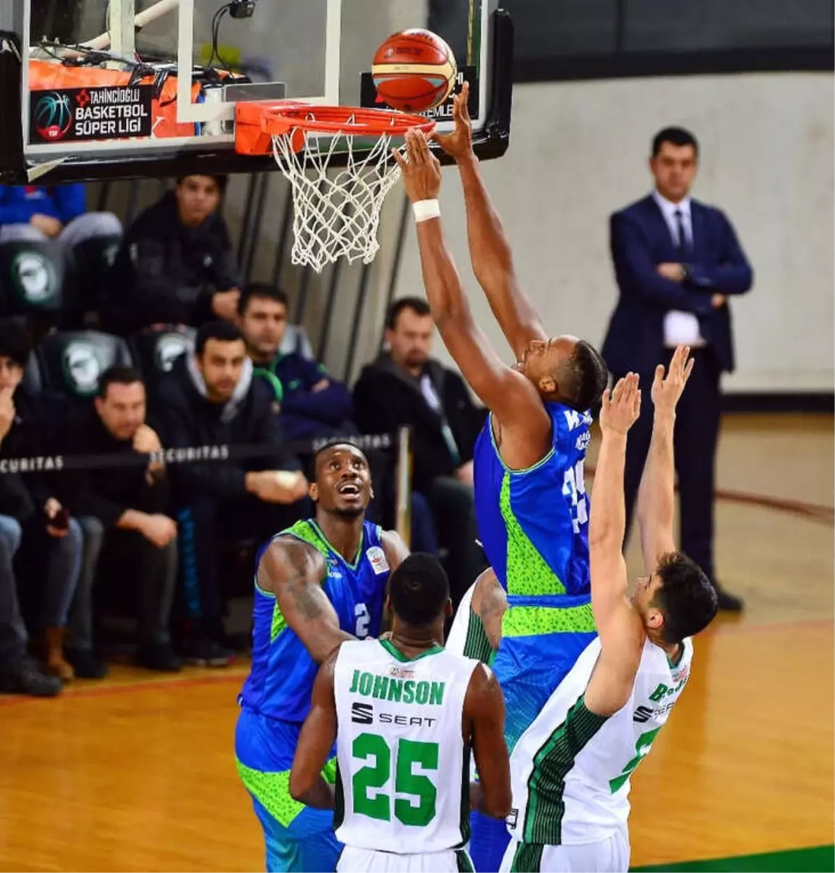 Tahincioğlu Basketbol Süper Ligi: Darüşşafaka: 54 - Tofaş: 58