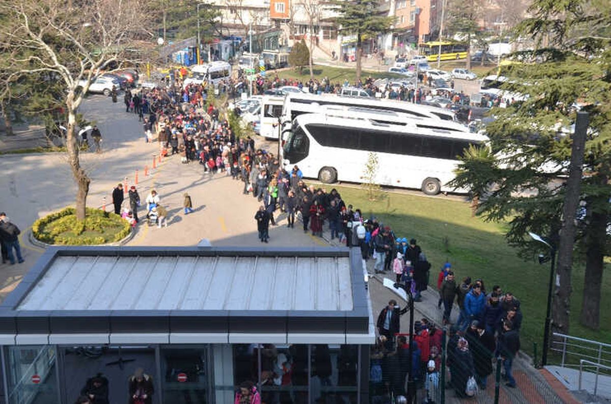 Uludağ\'a Çıkmak İçin 2 Bin Kişilik Kuyruk
