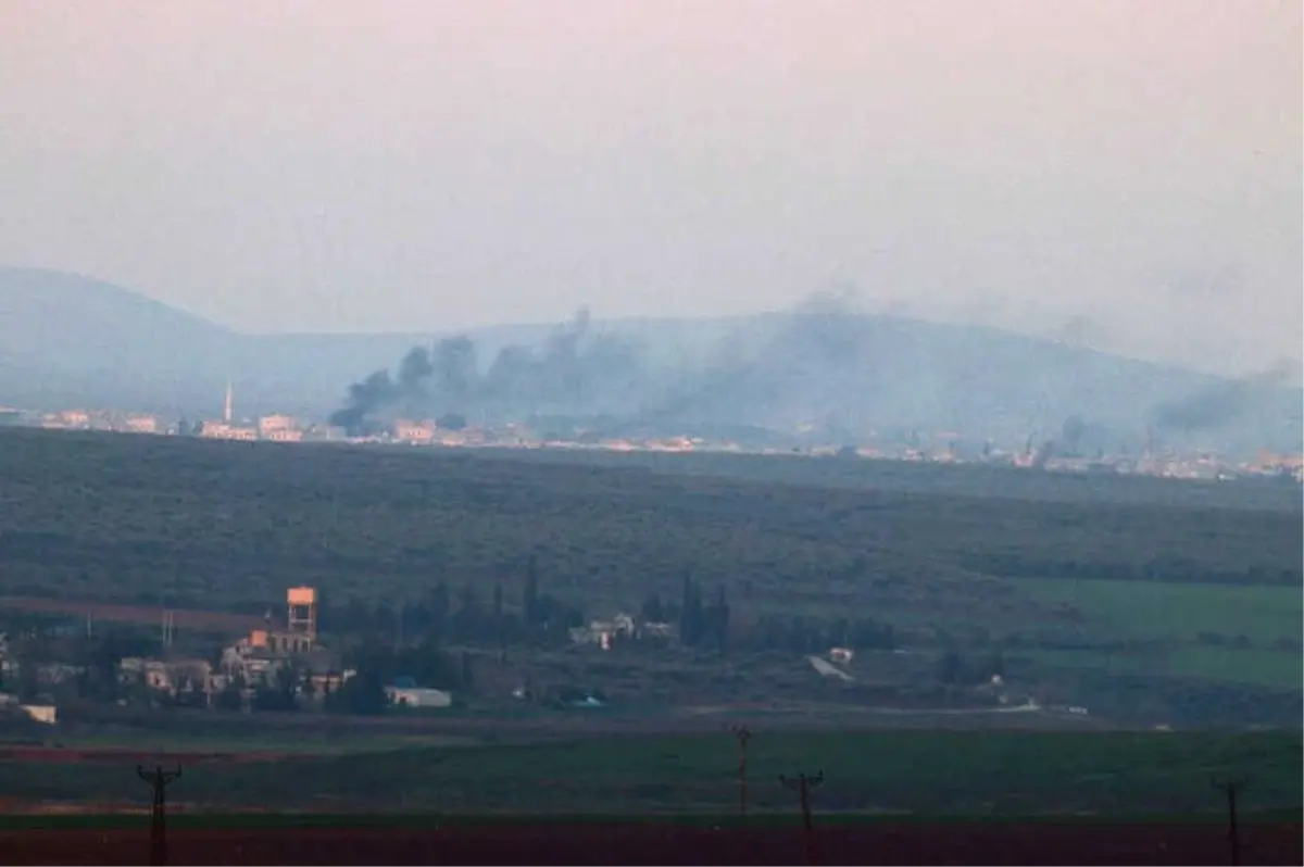 Afrin\'deki Cinderese\'den Dumanlar Yükseliyor