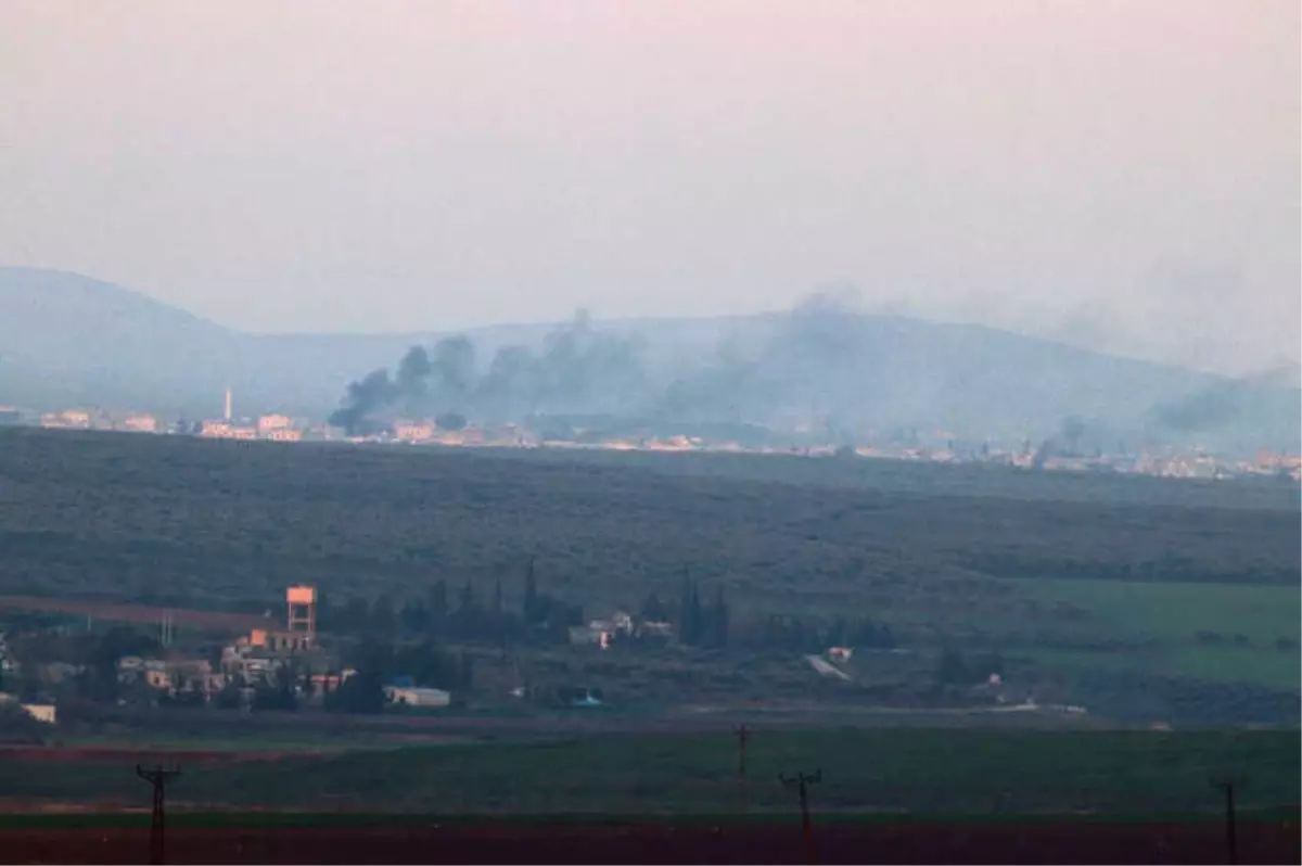Afrin\'deki Cinderese\'den Dumanlar Yükseliyor