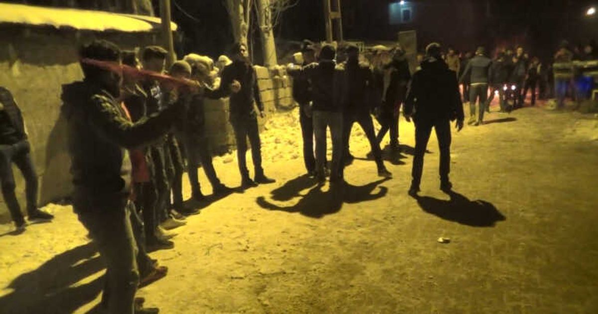 Ağrı\'da Eksi 15 Derecede Halaylı Asker Uğurlaması