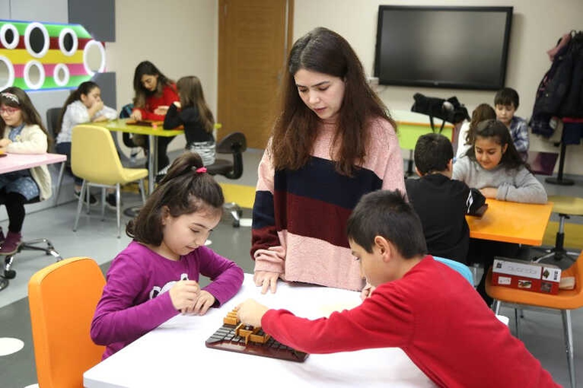 Akıl Oyunlarıyla Zekaları Gelişiyor