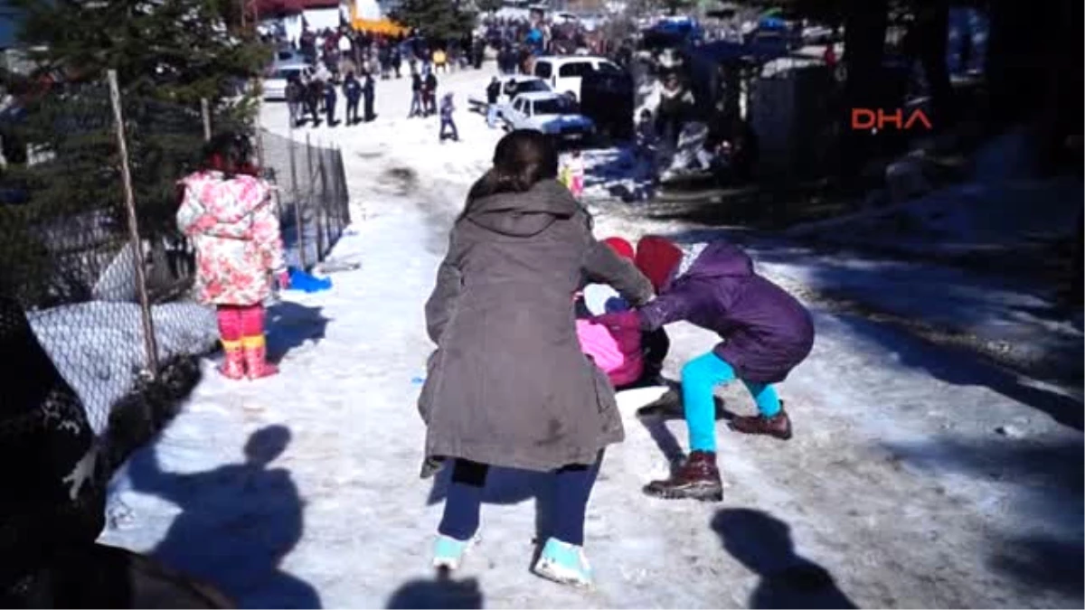 Antalya Pehlivanlar Kar Üstünde Güreşti