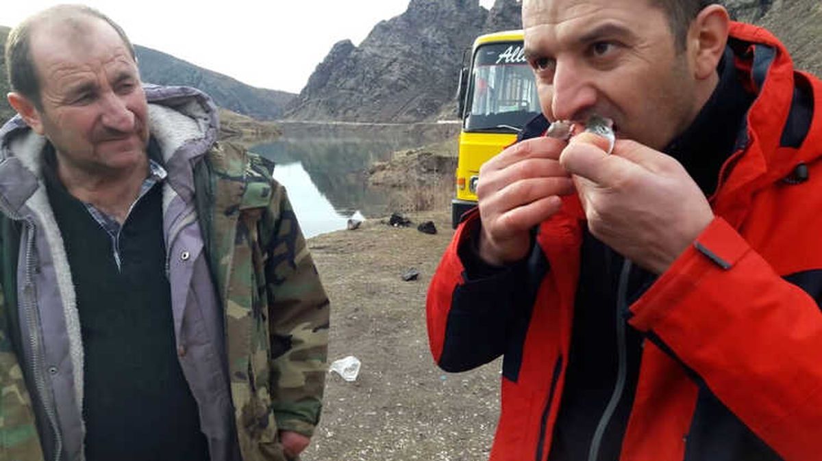 Barajda Tuttuğu Balığı Çiğ Yedi