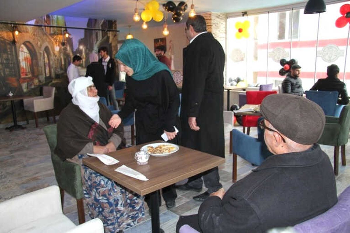 Başkan Berge\'den Kafe Açılışı