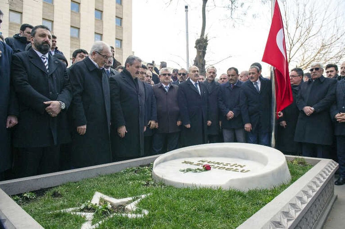 BBP\'nin 25. Kuruluş Yıl Dönümünde Muhsin Yazıcıoğlu Kabri Başında Anıldı
