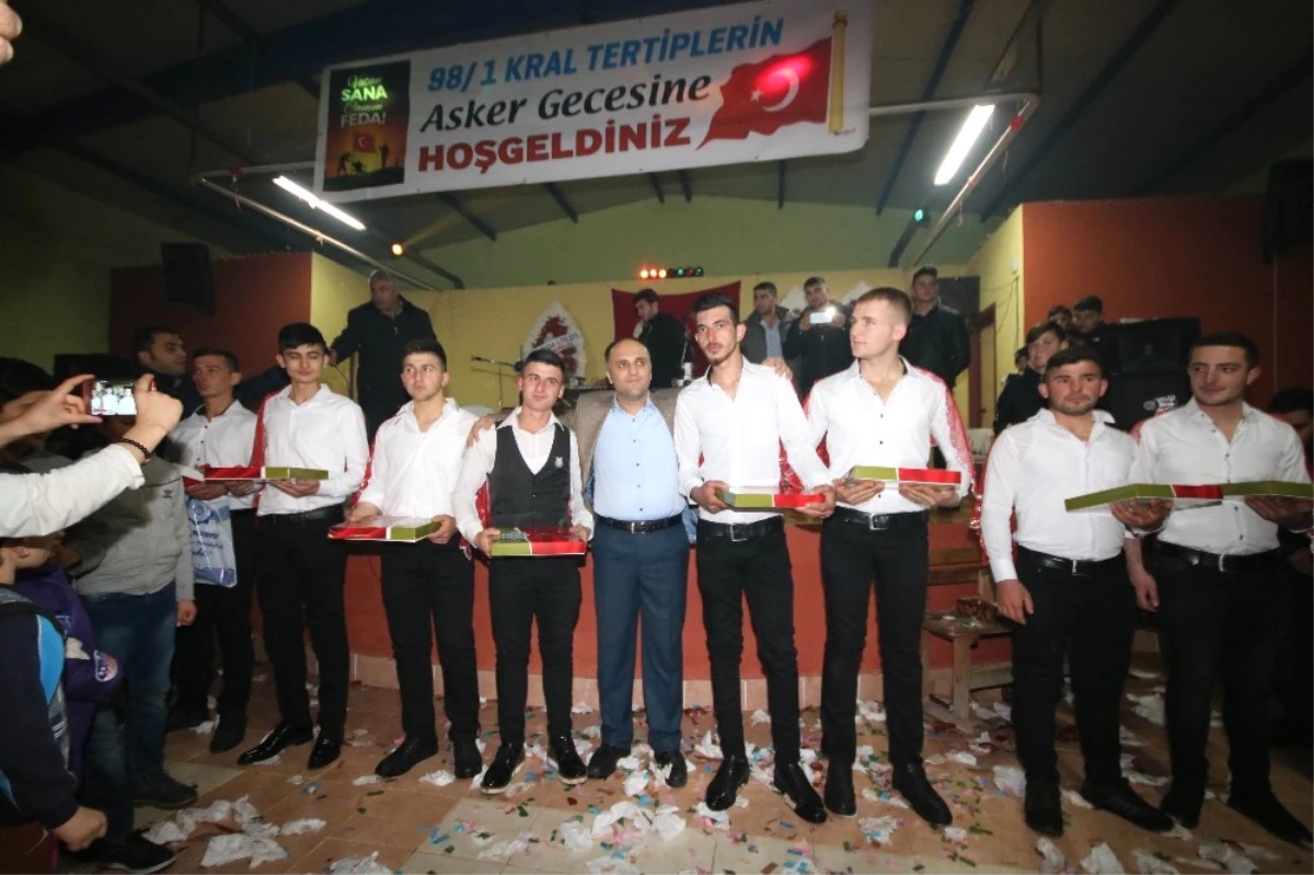 Beyşehir\'de Asker Adayları Dualarla Asker Ocağına Gönderildi