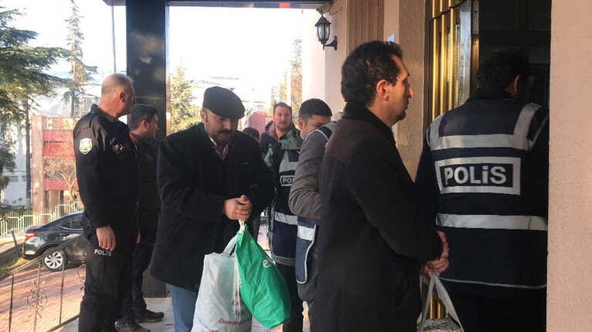 Bilecik\'te Gözaltına Alınan 7 Fetö Şüphelisi Adliyeye Sevk Edildi