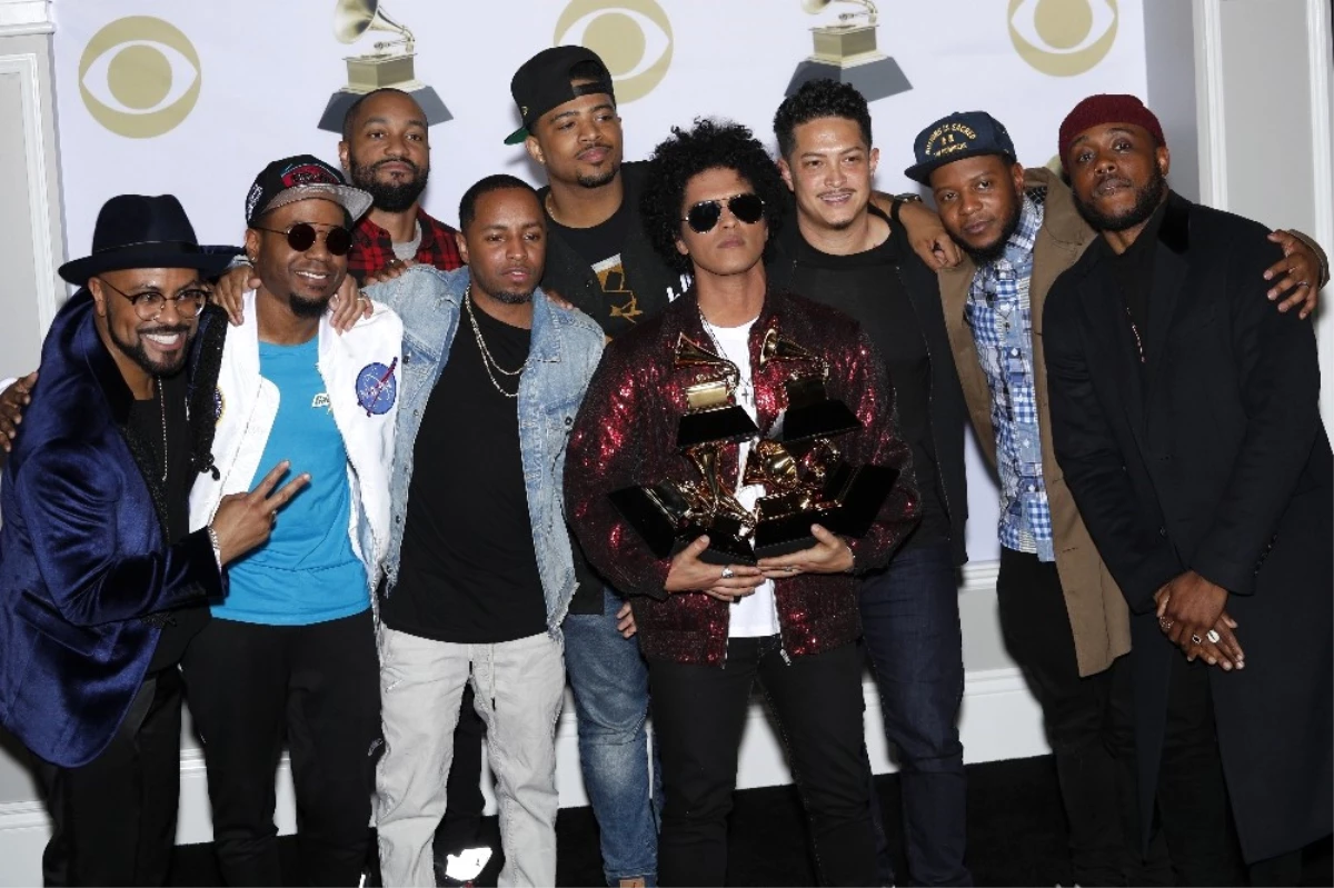 Bruno Mars, Grammy Ödülleri\'ne Damga Vurdu