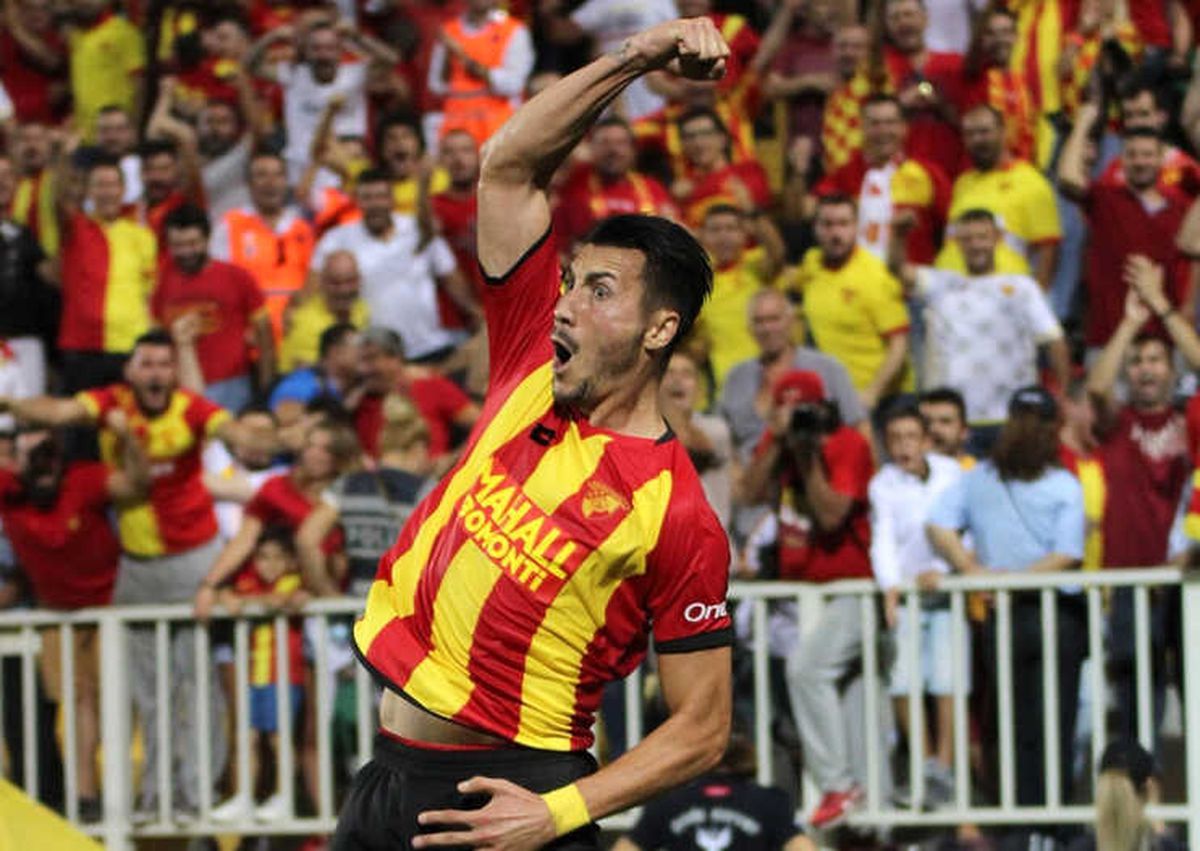 Demba Ba Geliyor, Jahovic Gidiyor
