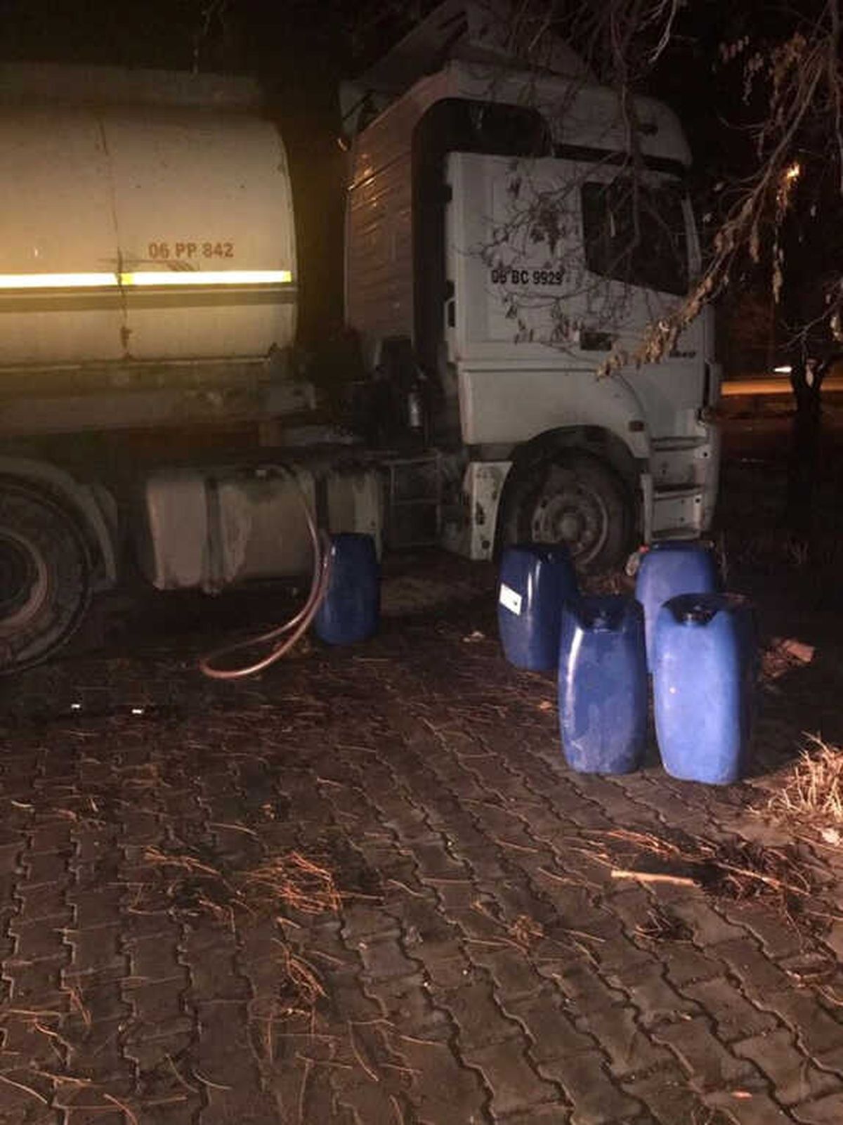 Faili Meçhul Hırsızlık Olay Yerindeki Ayak İzi ile Aydınlatıldı