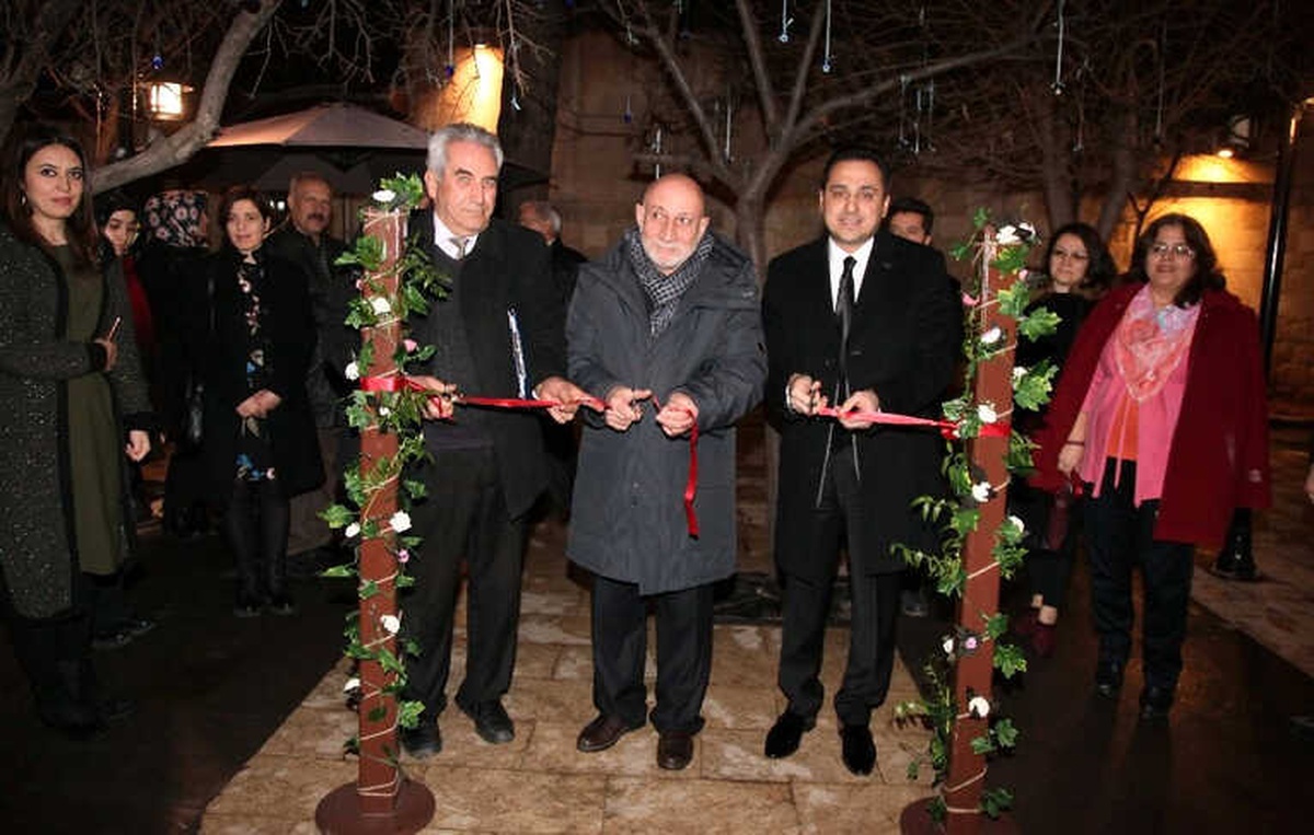Gaün Öğretim Görevlisi Aliyev\'den Anlamlı Sergi