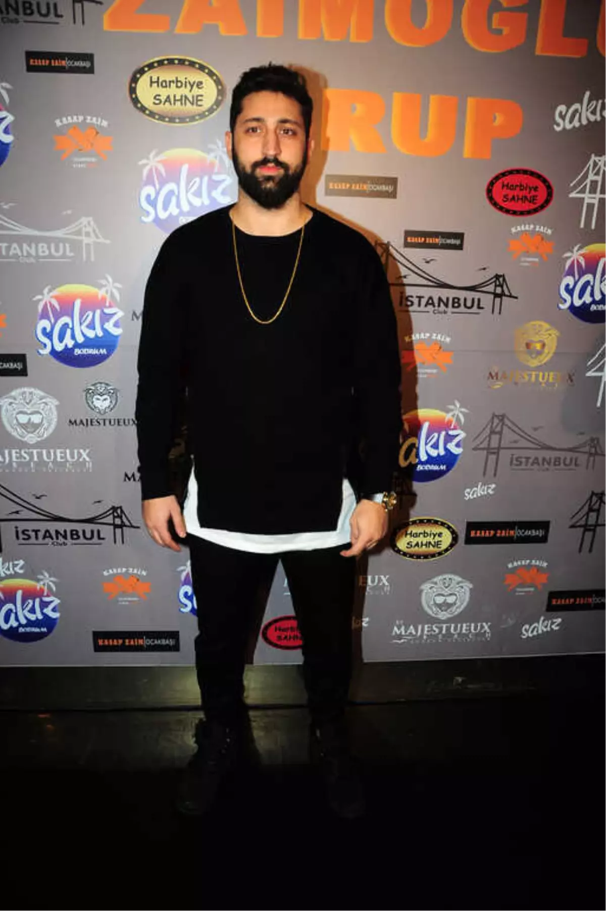 Günah Benim İsimli Şarkısıyla Tanınan Burak King, Türkiye\'de Turneye Çıkacak