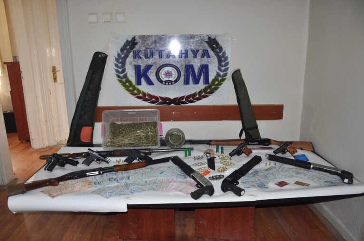 Kütahya\'da Suç Örgütüne Operasyon: 13 Gözaltı