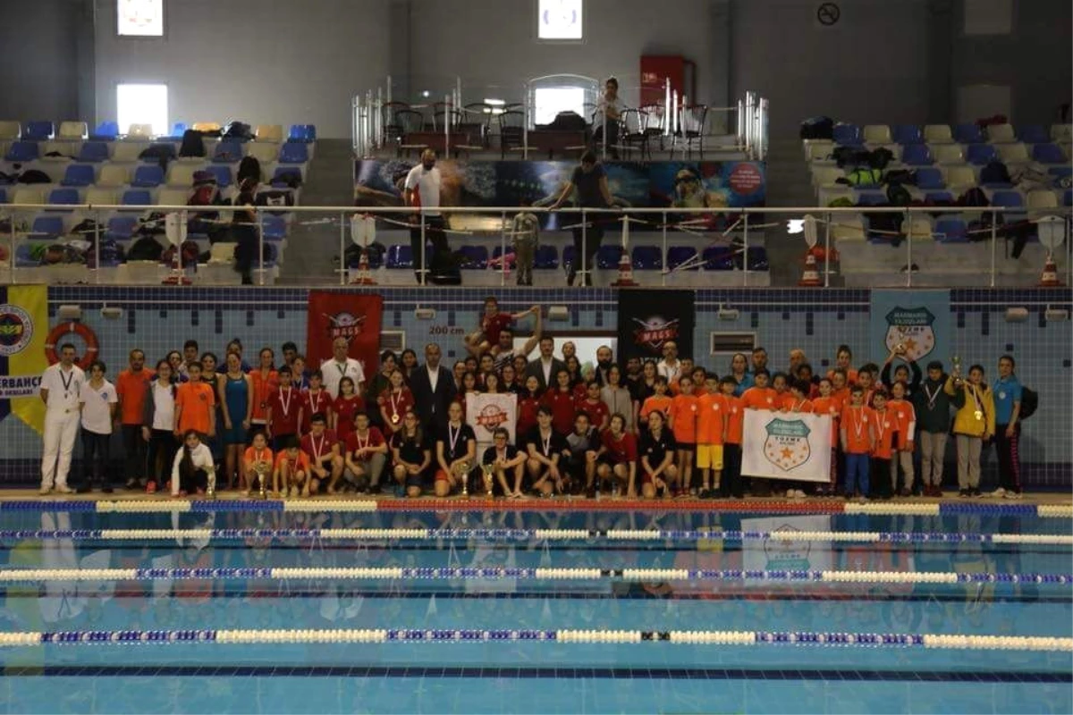 Muğla Yarıyıl Kupası Yüzme Yarışları Marmaris\'te Yapıldı