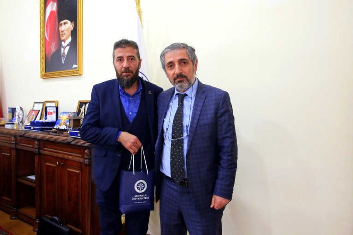 Rektör Prof.dr. Biber, 15 Temmuz Şehidi Tekin Ailesini Ağırladı