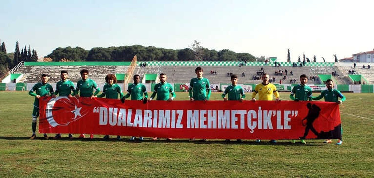 Salihli Belediyespor, Poyrazdamları\'nı 2-0\'la Geçti