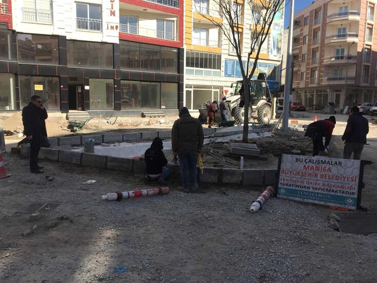Saruhanlı Caddelerine Kilit Parke Çalışması