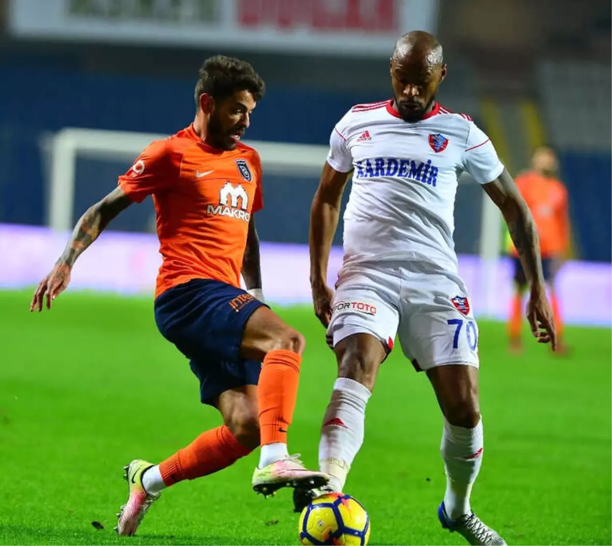 Süper Lig: Medipol Başakşehir: 5 - Kardemir Karabükspor: 0 (İlk Yarı)