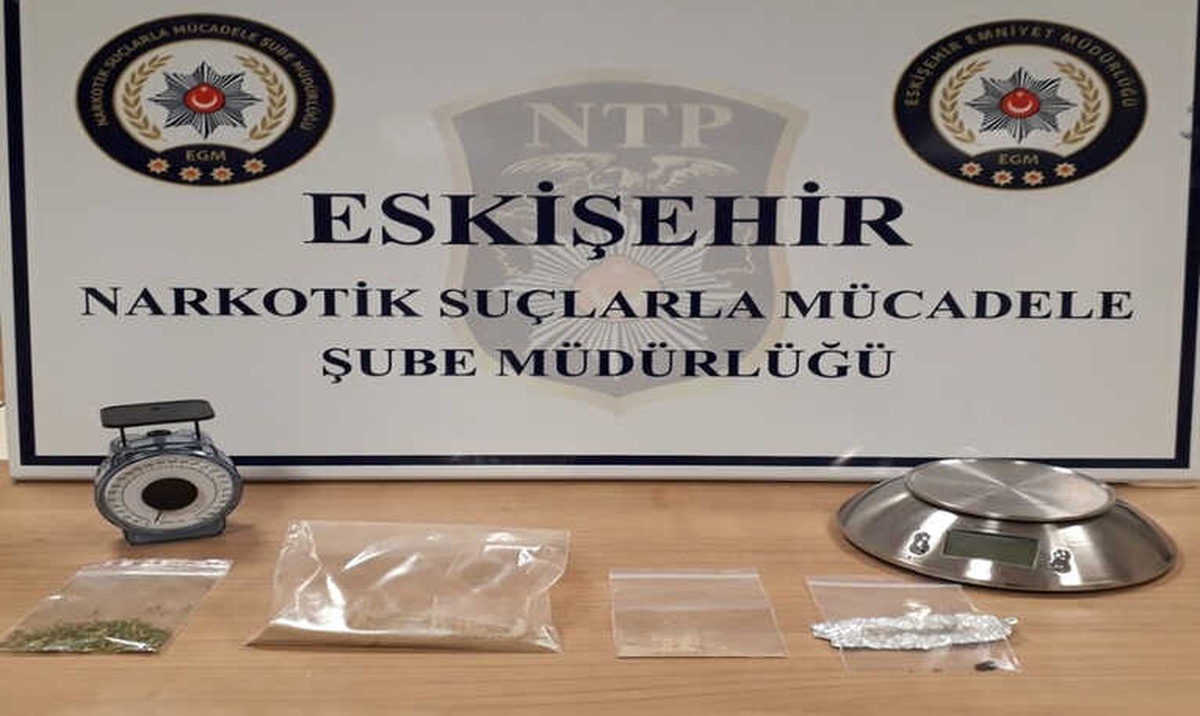Uyuşturucu Madde Ticareti Yapan 5 Kişi Gözaltında