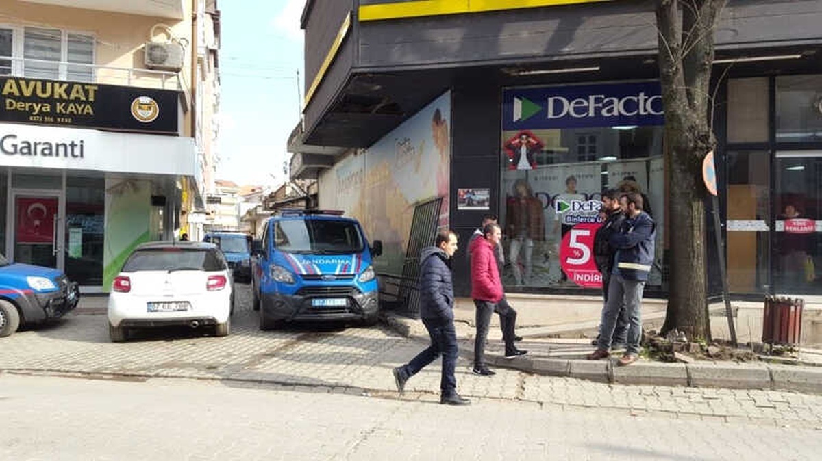 Uyuşturucudan Gözaltına Alınan 28 Şüpheliden 13\'ü Tutuklandı