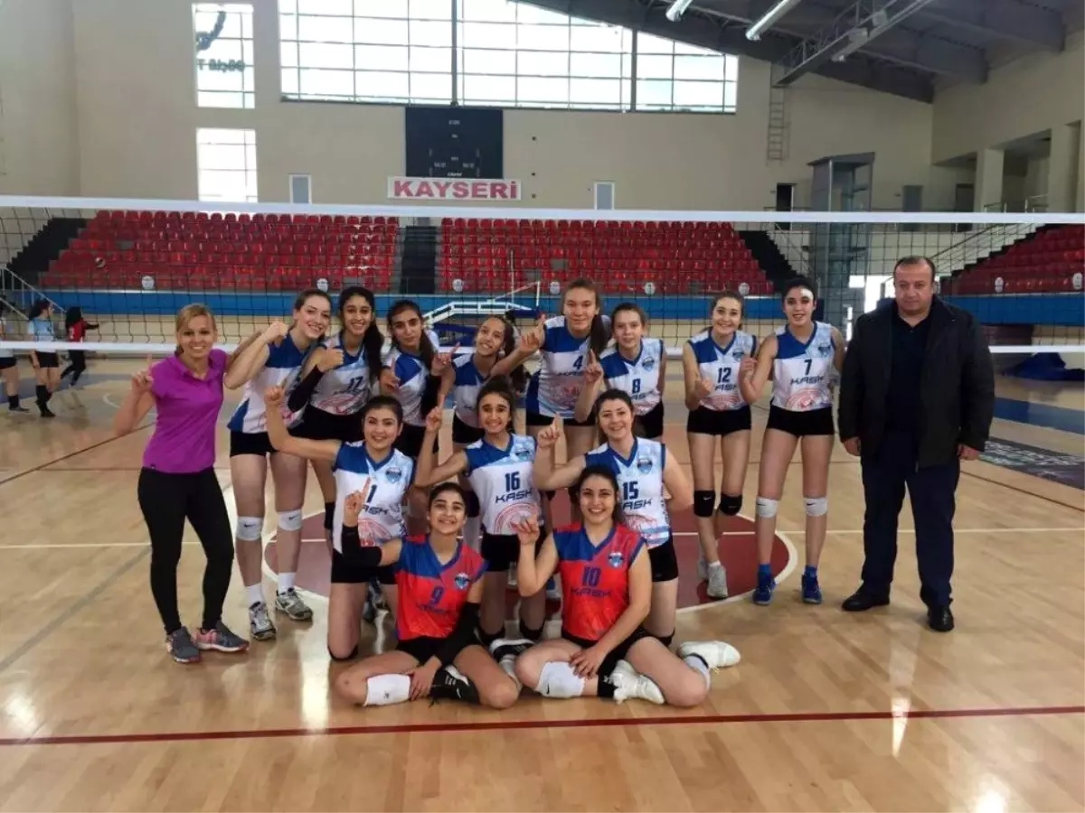 Voleybol Altyapıda Osb Teknik Atletik Set Vermeden Şampiyon Oldu