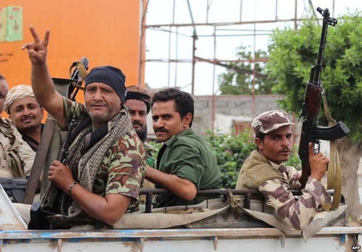 Yemen Başbakanı: Aden\'de Hükümet Binalarını Ele Geçiren Ayrılıkçılar Darbe Peşinde