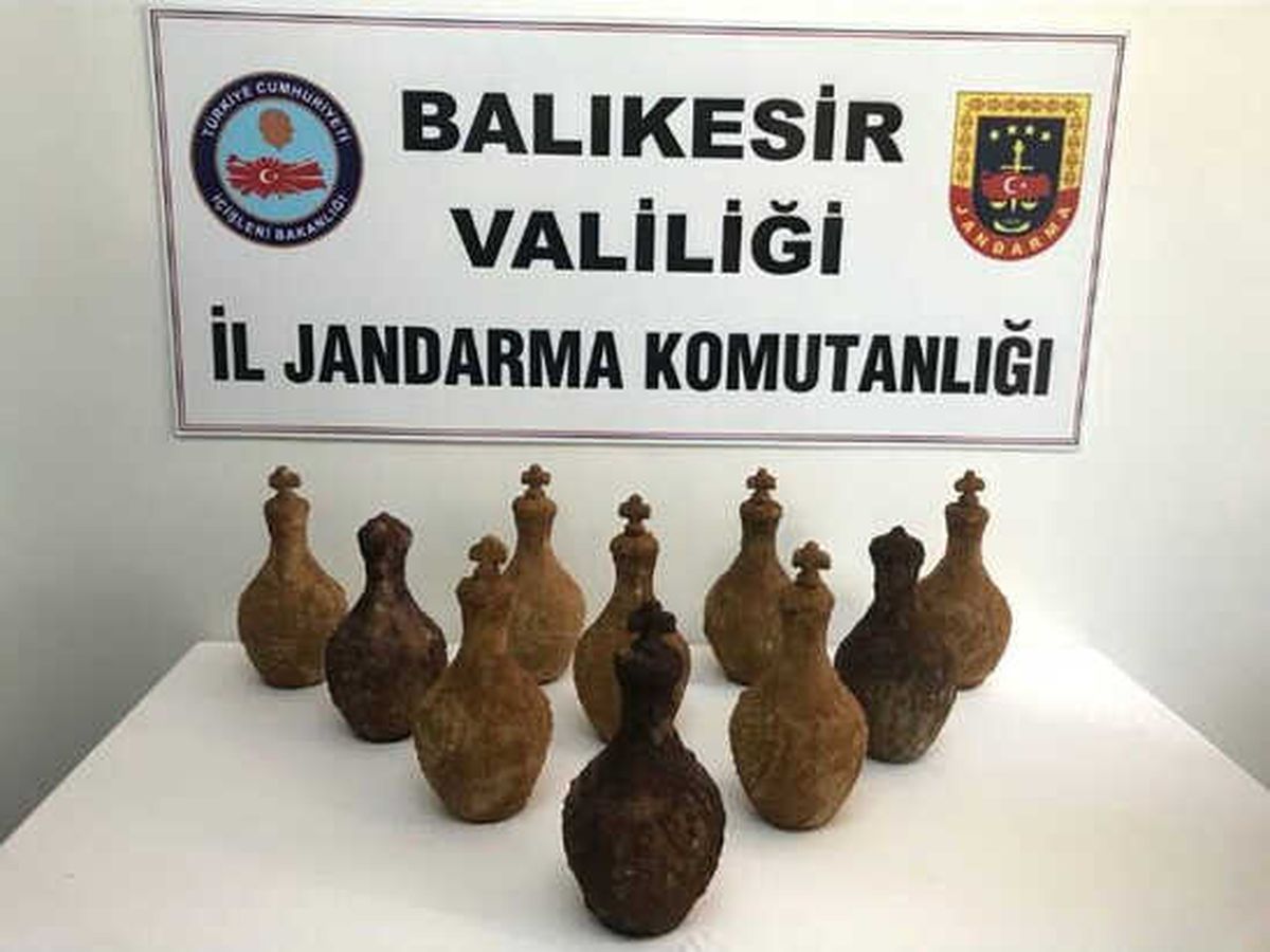2 Bin Yıllık ve Değeri 1 Milyon TL Olan 2 Küp Yılan Zehri ve 8 Küp Şarap Mayası Ele Geçirildi