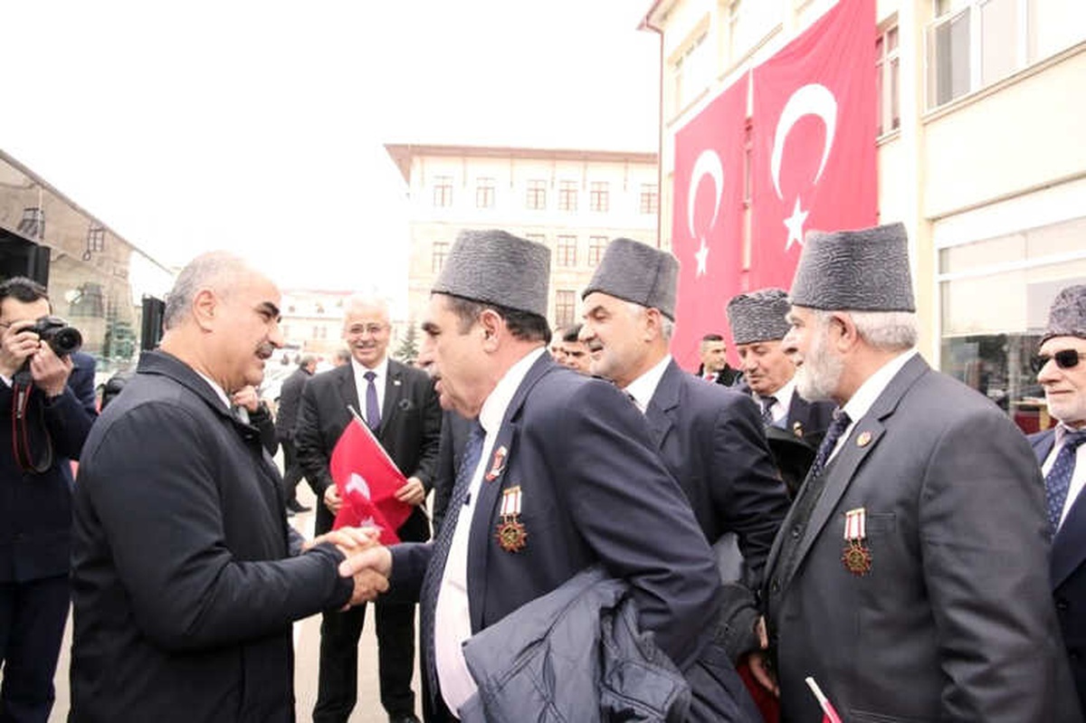 44 Yıl Sonra Gazi Oldukları Kıbrıs\'ı Görecekler