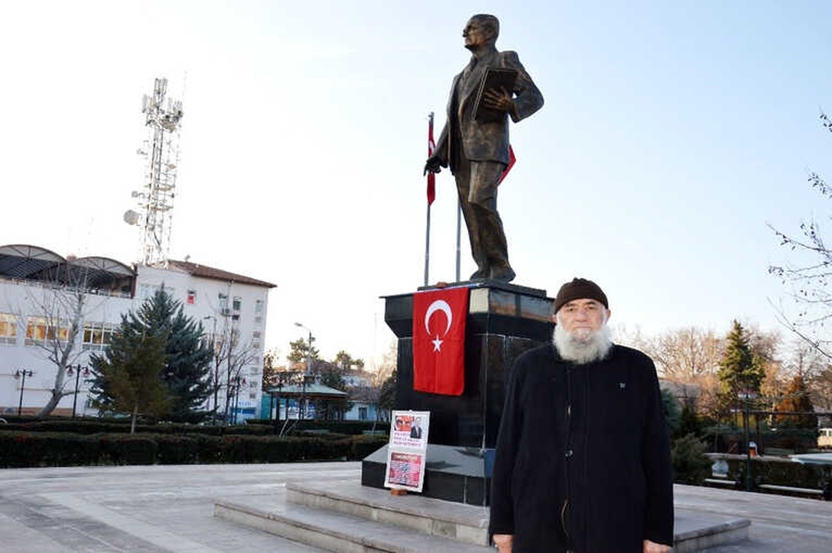 71 Yaşındaki Vatandaş Afrin İçin Nöbet Tutuyor