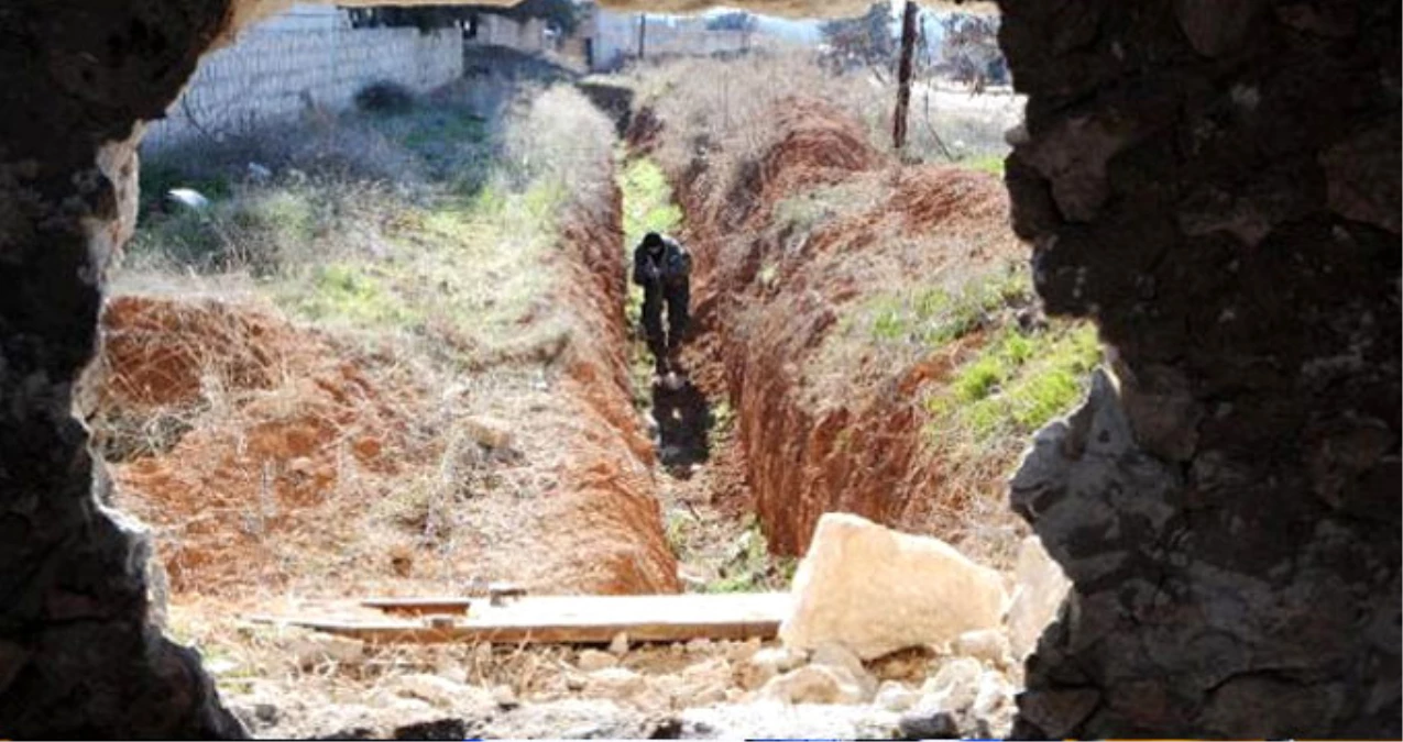 Afrin\'de Köylere Kontrol Noktaları Oluşturan YPG, Her Geçen Araçtan Vergi Almış