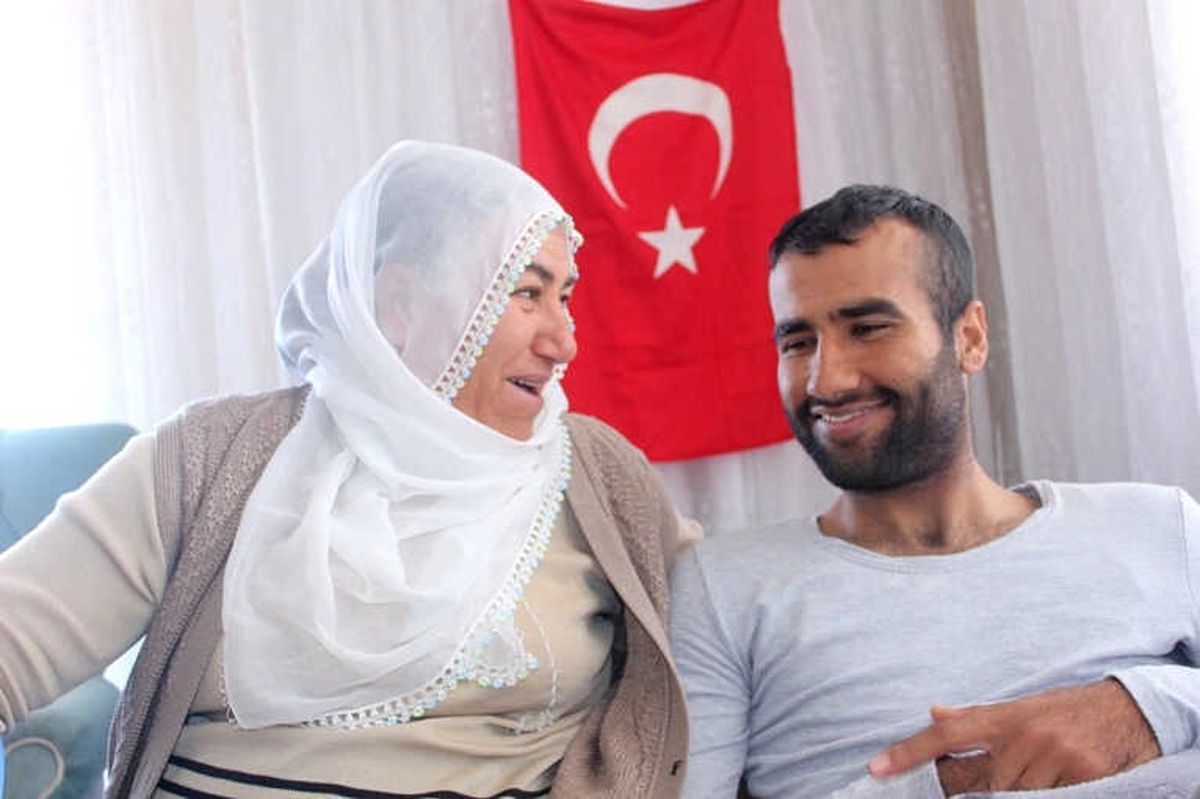 Afrin\'de Yaralanan Asker Baba Ocağına Getirildi