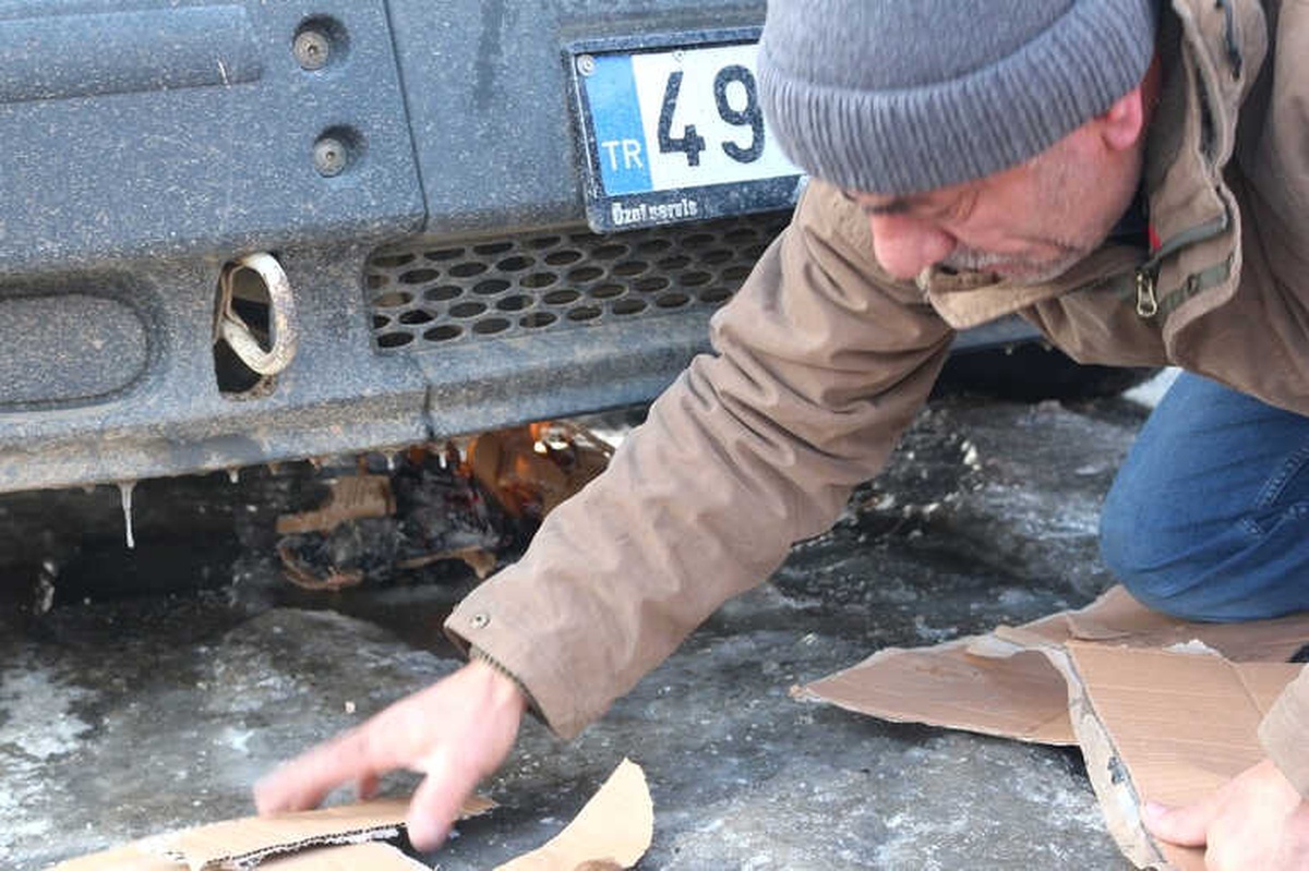 Ağrı Eksi 18\'i Gördü Araçların Mazot Depoları Dondu
