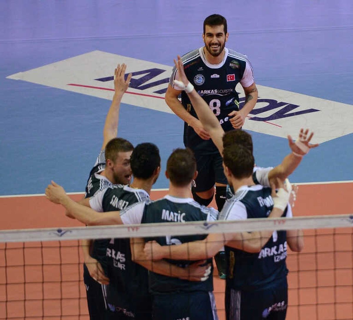 Arkas Spor\'a İtalyan Rakip