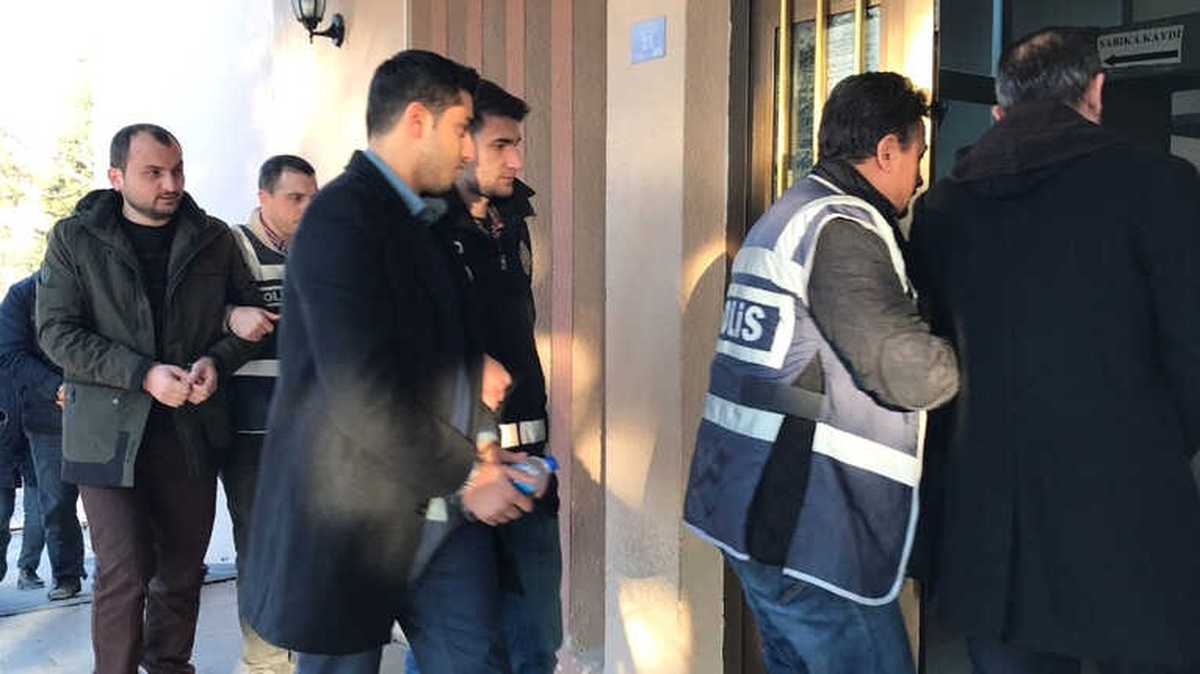 Bilecik\'te Gözaltına Alınan 4 Fetö Şüphelisi Adliyeye Sevk Edildi