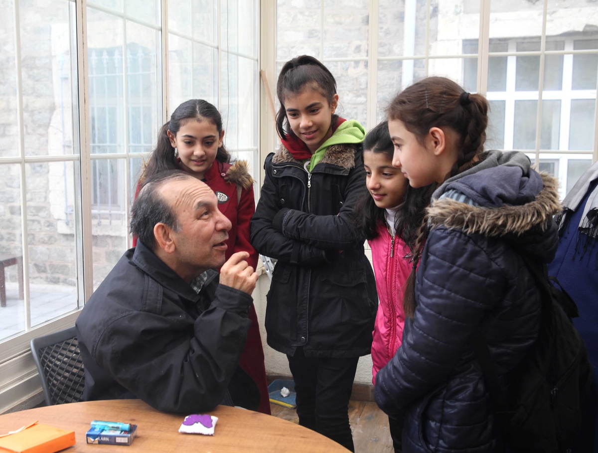 Bilgievleri Öğrencileri Darülaceze\'nin Sakinlerini Unutmadı