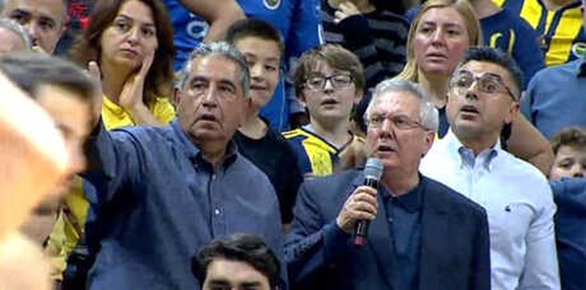 Fenerbahçe\'de Transfer Hareketliliği! Son Gün Sürprizi Olur Mu?