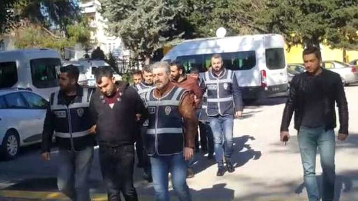 Kira Parasını Gasp Edip Eğlencede Yediler