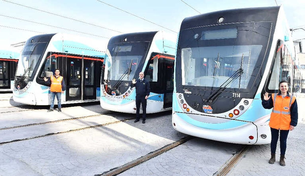 Konak Tramvayında Raylar Buluştu