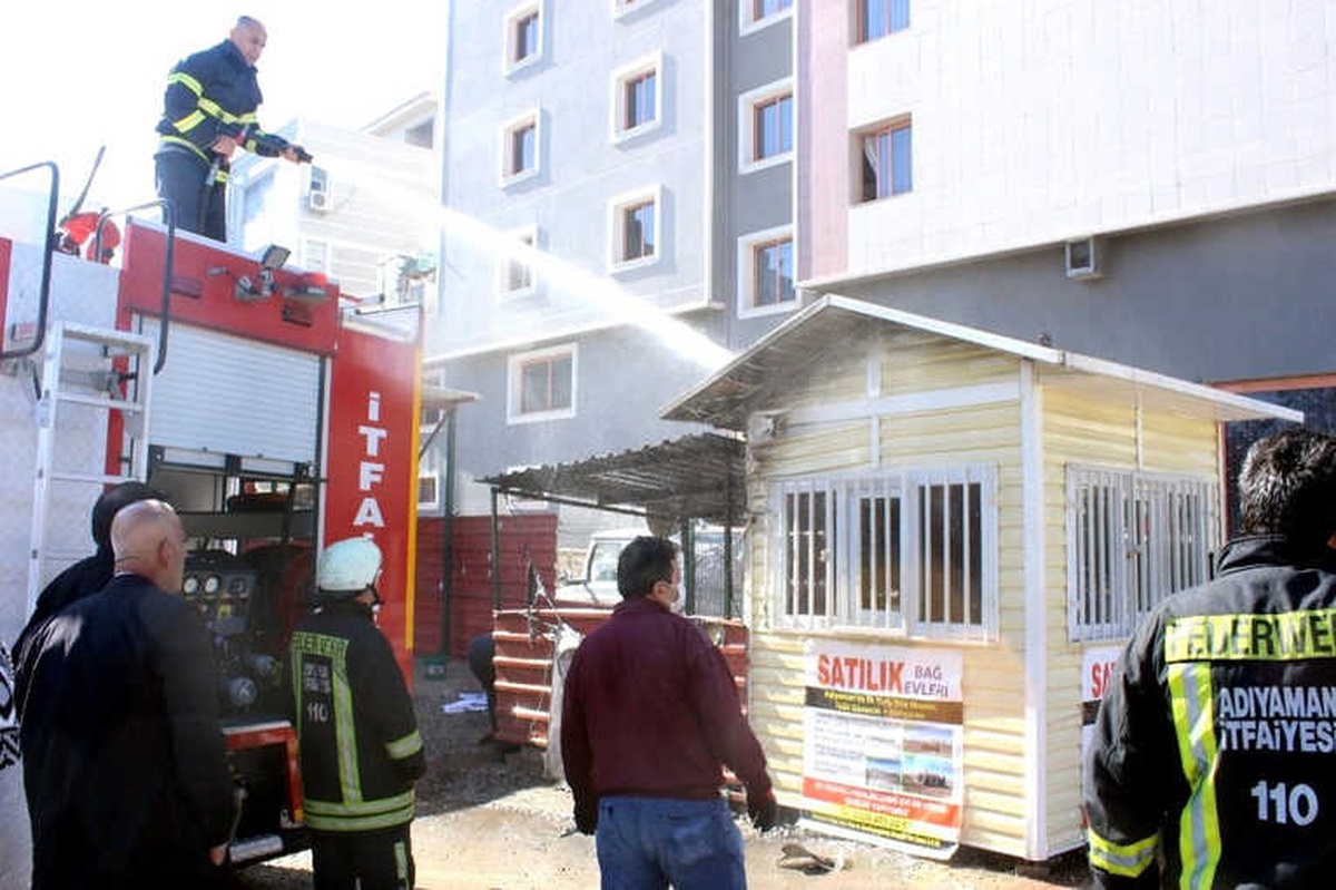 Kulübede Çıkan Yangın Paniğe Neden Oldu