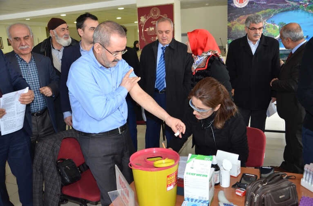 Memur-Sen\'den Mehmetçikler İçin Kan Bağışı